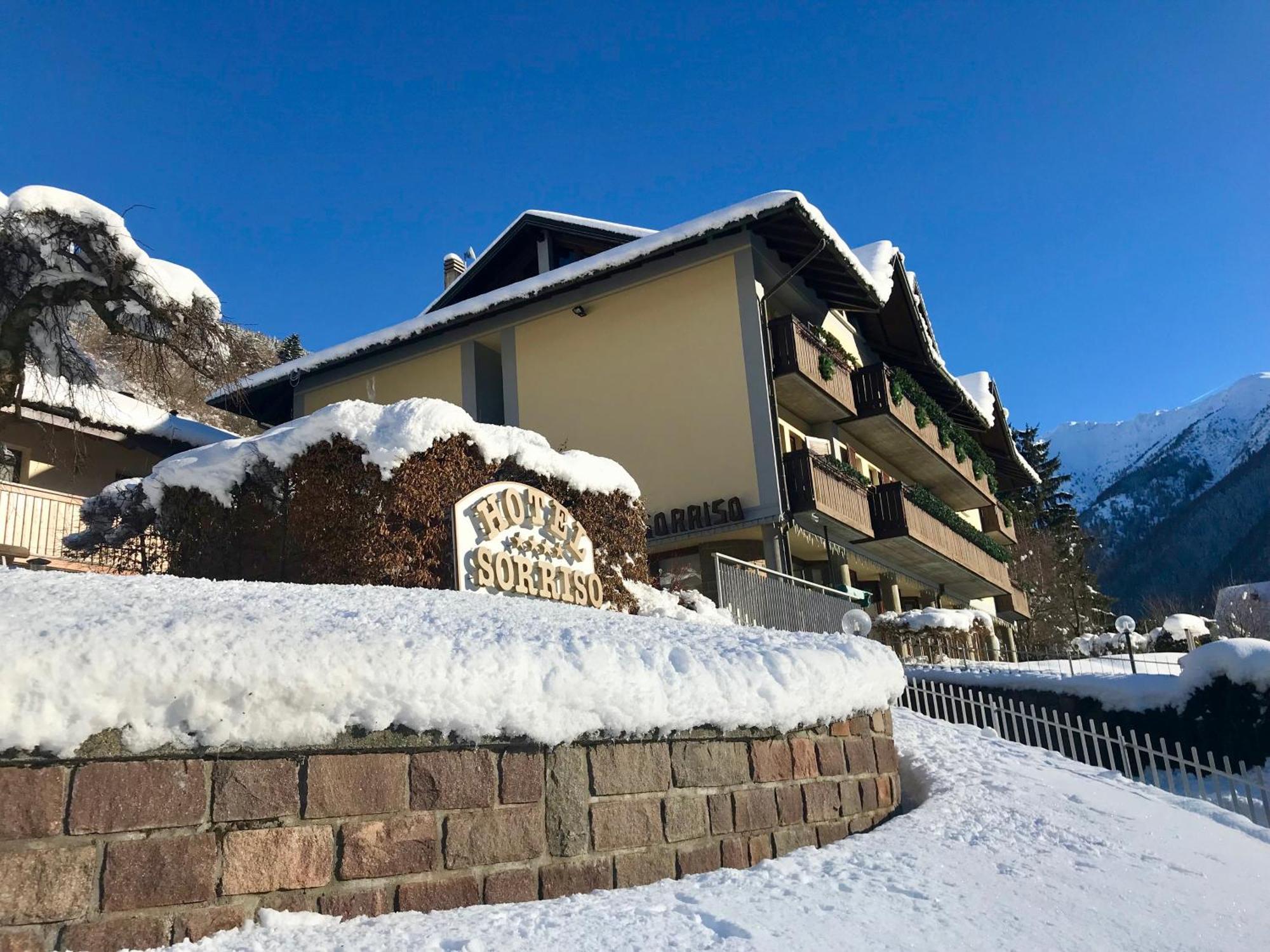 Hotel Garni Sorriso Ponte Di Legno Εξωτερικό φωτογραφία